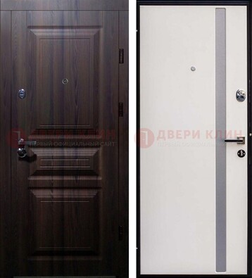 Темная филенчатая входная дверь c МДФ и стеклянной вставкой ДМ-254 в Звенигороде