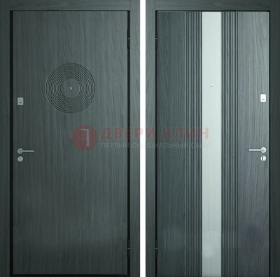 Темная железная дверь с МДФ и декоративной вставкой ДМ-25 в Звенигороде