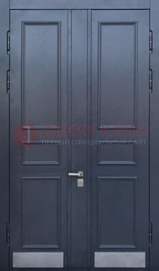 Черная двухстворчатая дверь для улицы с МДФ ДМ-535 в Звенигороде