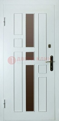 Белая стальная дверь с МДФ и декоративными вставками ДМ-62 в Звенигороде