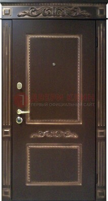 Входная дверь с массивом дуба в темном цвете ДМД-65 в Звенигороде