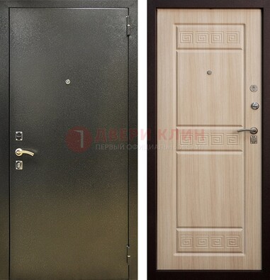 Железная темно-серая дверь с порошковым напылением и МДФ с резьбой ДП-276 в Звенигороде