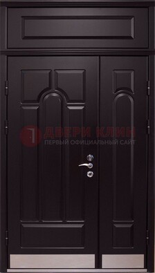 Парадная дверь с металлическими вставками ДПР-47 и фрамугой в Звенигороде