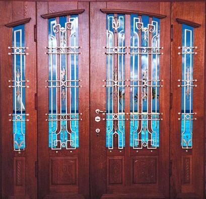 Парадная дверь со вставками из стекла ДПР-55 с шумоизоляцией в Звенигороде