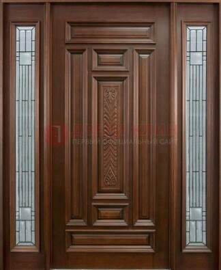 Парадная дверь с резьбой ДПР-70 в кирпичный дом в Звенигороде