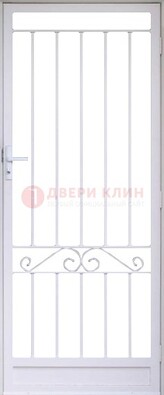 Белая стальная решетчатая дверь с волютами ДР-30 в Звенигороде