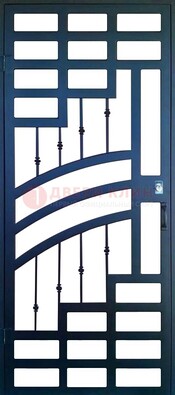 Современная металлическая решетчатая дверь ДР-38 в Звенигороде