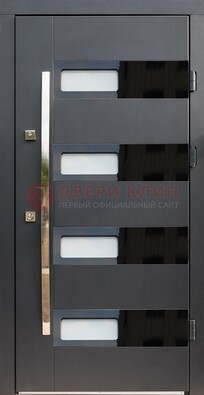 Черная стальная дверь МДФ хайтек со стеклом ДС-16 в Звенигороде
