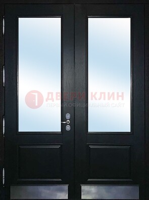 Черная двухстворчатая металлическая дверь со стеклом ДС-25 в Звенигороде