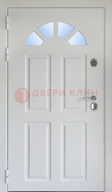 Белая стальная дверь МДФ со стеклом для дома ДС-37 в Звенигороде