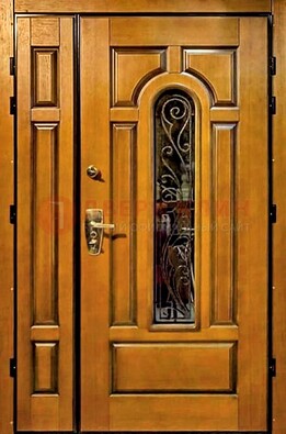 Распашная металлическая дверь со стеклом и ковкой для дома ДСК-152 в Тамбове