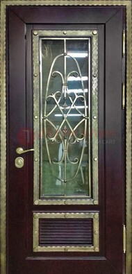 Темная уличная дверь порошок со стеклом и ковкой ДСК-167 в Звенигороде