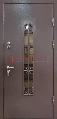 Металлическая дверь Порошок с небольшим стеклом и ковкой ДСК-282 в Звенигороде