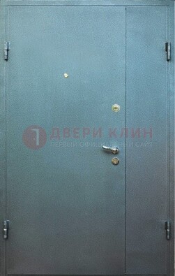 Серая тамбурная дверь ДТМ-34 в Звенигороде