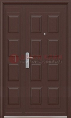 Коричневая железная тамбурная дверь ДТМ-37 в Звенигороде