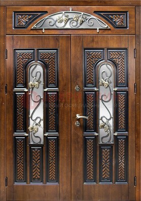 Входная двухстворчатая дверь с виноритом и ковкой ДВТ-183 в Звенигороде