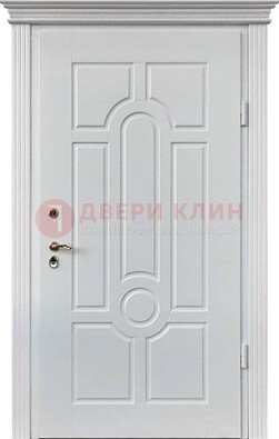 Белая уличная дверь с виноритом для дома ДВТ-247 в Звенигороде