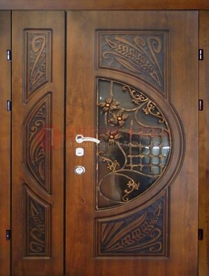 Металлическая дверь с виноритом и резной панелью внутри ДВТ-70 в Звенигороде