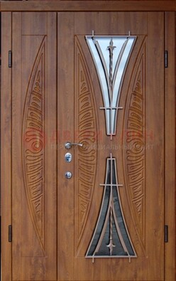 Входная классическая дверь с терморазрывом и коричневым МДФ ДВТ-76 в Звенигороде