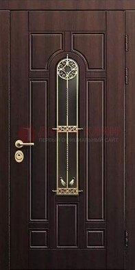 Железная коричневая дверь с виноритом и фрезерованной панелью ДВТ-93 в Звенигороде