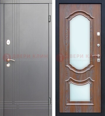 Серая входная дверь со светлой МДФ и зеркалами внутри ДЗ-77 в Звенигороде