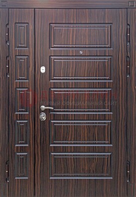 Коричневая двухцветная стальная дверь ПЛ-6 в Звенигороде