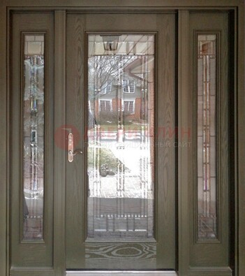 Коричневая стальная дверь с массивом дуба с витражом ВЖ-16 в Звенигороде