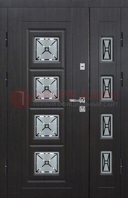 Чёрная двухстворчатая железная дверь с МДФ и витражом ВЖ-35 в Звенигороде